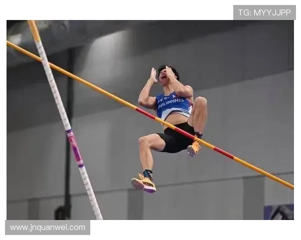 李晨洋撑竿跳高破纪录再创新高 李晨洋撑竿跳高破纪录再创新高